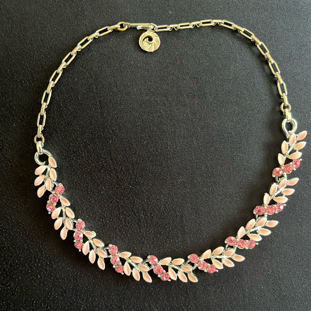 Lisner 🌸 Pink Crystal 💎 and enamel Necklace 💫